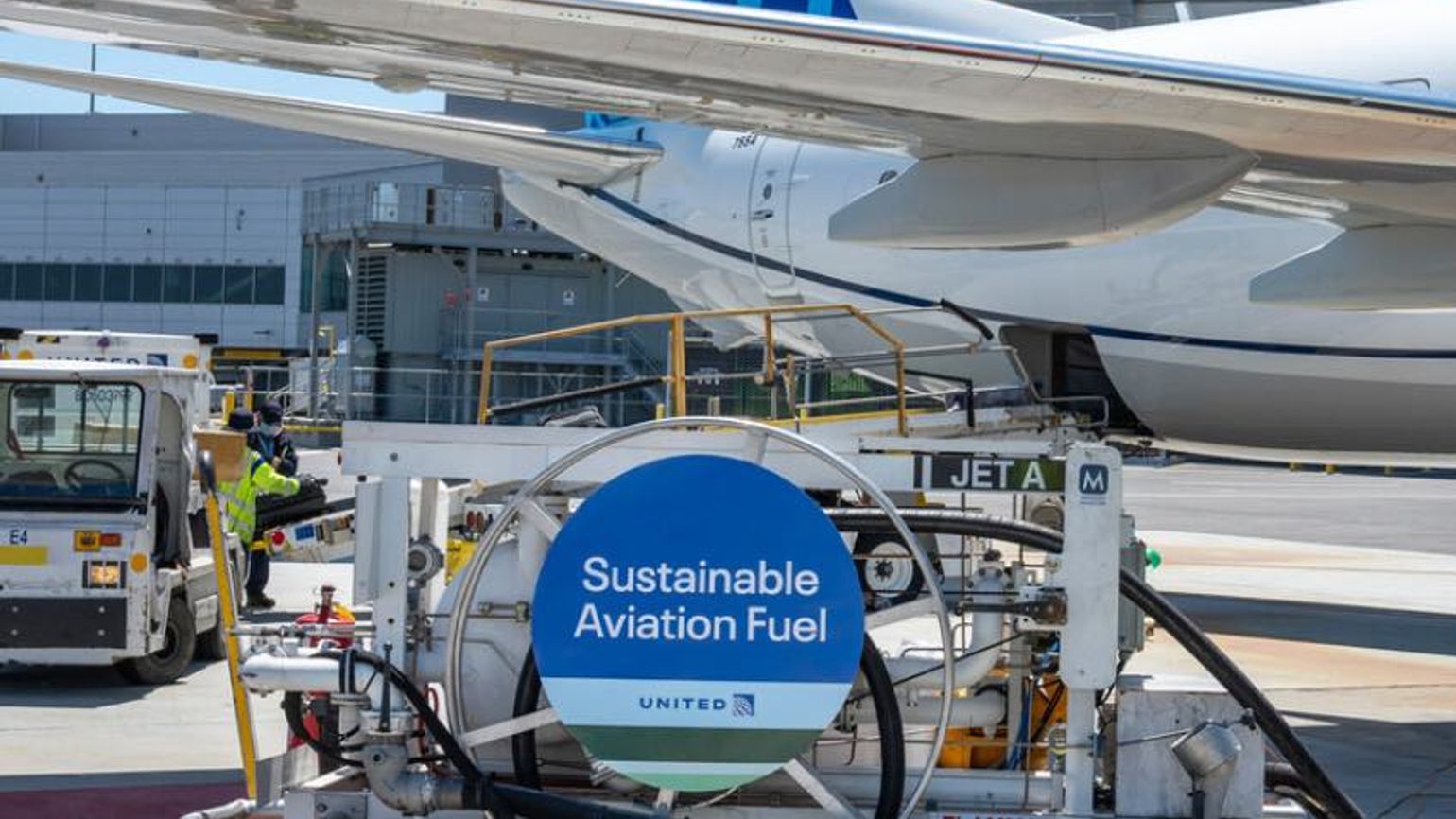 Amex GBT joins United Airlines’ sustainable fuel fund